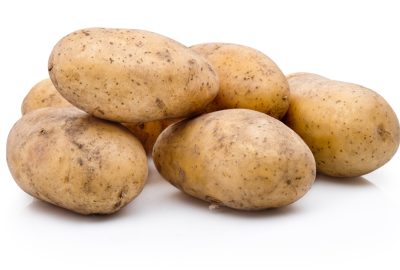 White,Dirty,Potatoes,Isolated,On,A,White,Background